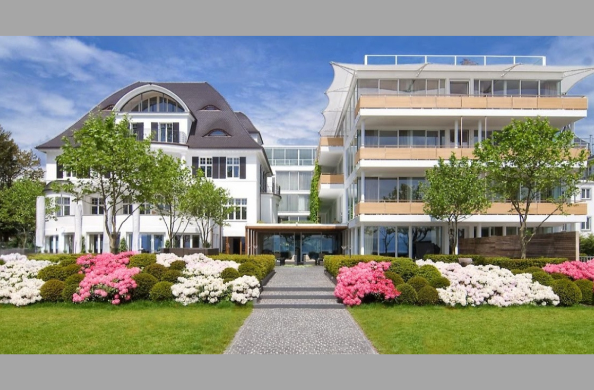 Frontansicht Hotel Riva